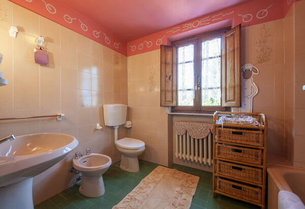 Casa Iris - Versilia, Holiday Home with Pool: Autunno, Bagno, Estate, Primavera