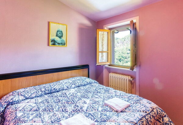 Casa Iris - Versilia, Holiday Home with Pool: Autunno, Camera da letto, Estate, Primavera