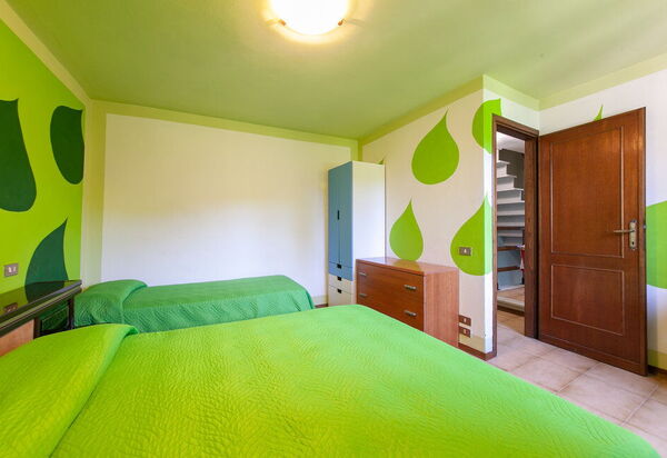 Casa Iris - Versilia, Holiday Home with Pool: Autunno, Camera da letto, Estate, Primavera