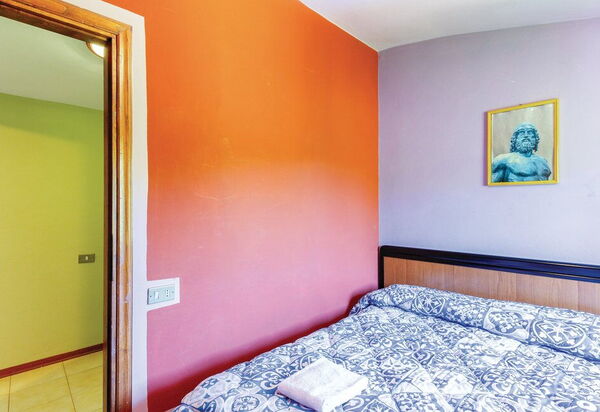 Casa Iris - Versilia, Holiday Home with Pool: Autunno, Camera da letto, Estate, Primavera