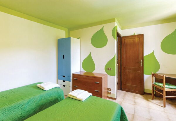 Casa Iris - Versilia, Holiday Home with Pool: Autunno, Camera da letto, Estate, Primavera