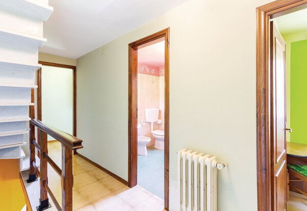 Casa Iris - Versilia, Holiday Home with Pool: Altra Stanza, Autunno, Estate, Primavera