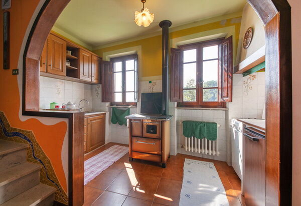 Casa Iris - Versilia, Holiday Home with Pool: Autunno, Cucina, Estate, Primavera