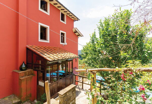 Casa Iris - Versilia, Holiday Home with Pool: Autunno, Estate, Esterni, Giardino, Primavera