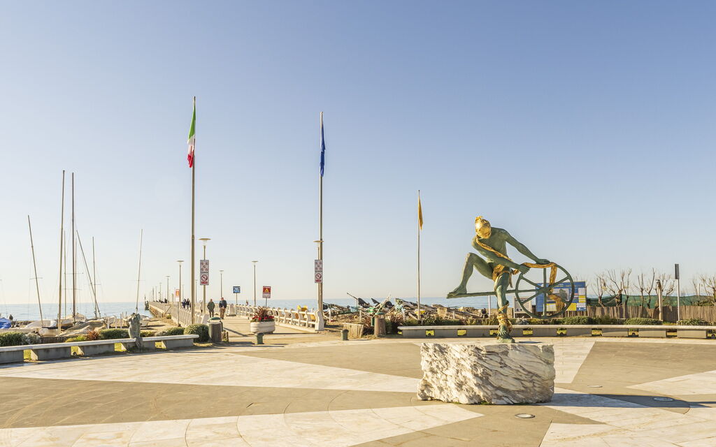 Casa Iris - Versilia, Holiday Home with Pool: all'aperto, Attività, Autunno, Estate, Primavera