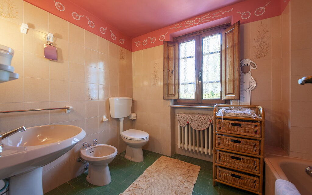 Casa Iris - Versilia, Holiday Home with Pool: Autunno, Bagno, Estate, Primavera