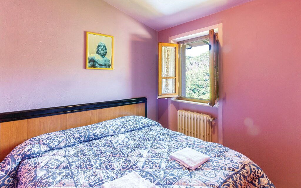 Casa Iris - Versilia, Holiday Home with Pool: Autunno, Camera da letto, Estate, Primavera