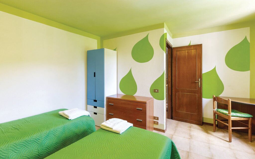 Casa Iris - Versilia, Holiday Home with Pool: Autunno, Camera da letto, Estate, Primavera