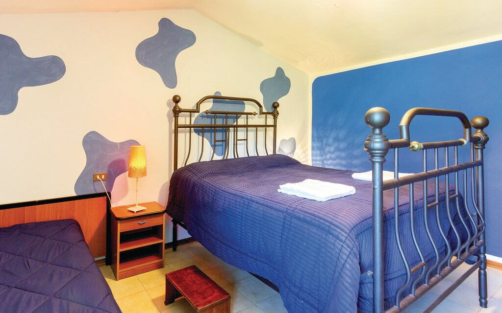 Casa Iris - Versilia, Holiday Home with Pool: Autunno, Camera da letto, Estate, Primavera