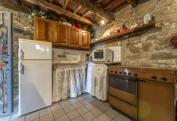 La Casa Di Elda, Holiday Home With Pool, Uzzano, Toscana: Autumn, Kitchen, Spring, Summer