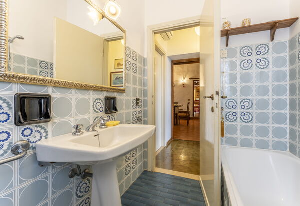 La Casa Di Elda, Holiday Home With Pool, Uzzano, Toscana: Autumn, Bathroom, Spring, Summer