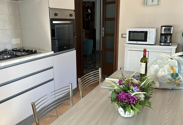 Franco House With Pool: Autunno, Cucina, Estate, Primavera