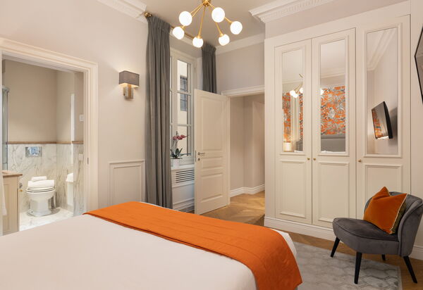 Palazzo Pazzi Vitali Luxury Apartments In Florence: Autumn, Bedroom, Spring, Summer