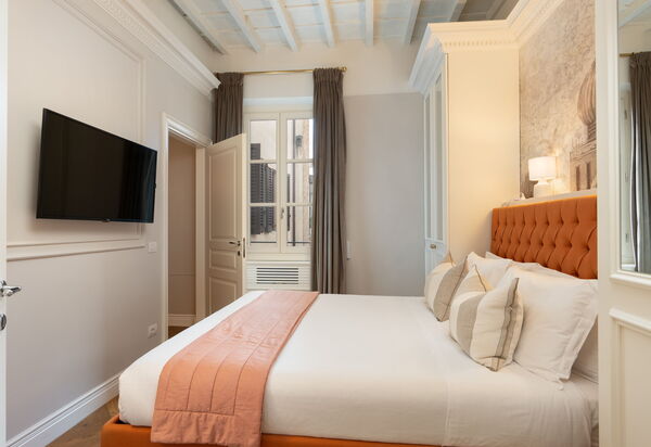 Palazzo Pazzi Vitali Luxury Apartments In Florence: Autumn, Bedroom, Spring, Summer