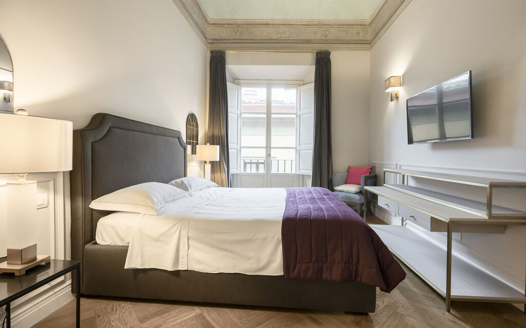 Palazzo Pazzi Vitali Luxury Apartments In Florence - : Autunno, Camera da letto, Estate, Inverno, Primavera
