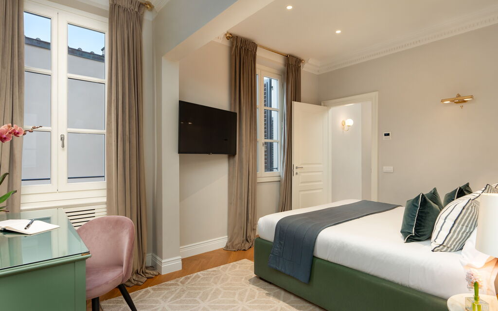 Palazzo Pazzi Vitali Luxury Apartments In Florence - : Autunno, Camera da letto, Estate, Primavera