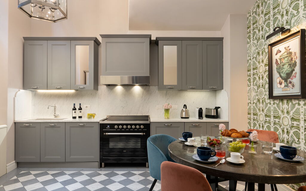 Palazzo Pazzi Vitali Luxury Apartments In Florence - : Autumn, Kitchen, Spring, Summer