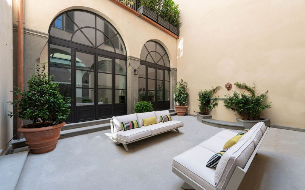 Palazzo Pazzi Vitali Luxury Apartments In Florence - : Autumn, Garden, Spring, Summer, Winter