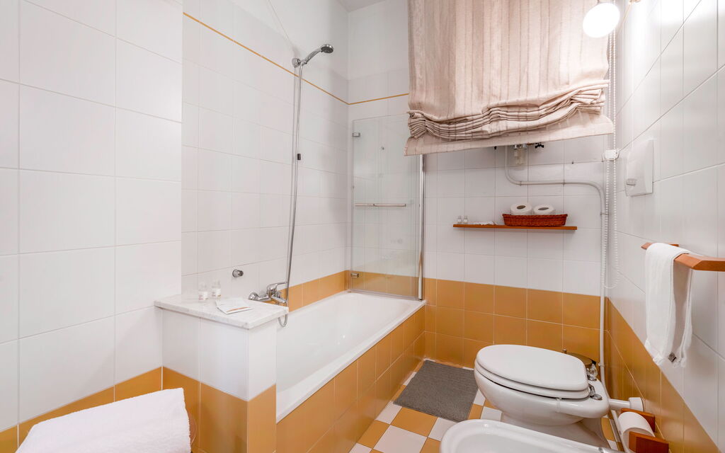 Casa Bellosguardo a Vinci: Autumn, Bathroom, Spring, Summer