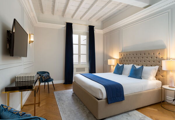 Bargello Penthouse Luxury Apartment In Florence By Palazzo Pazzi Vitali: Autumn, Bedroom, Spring, Summer