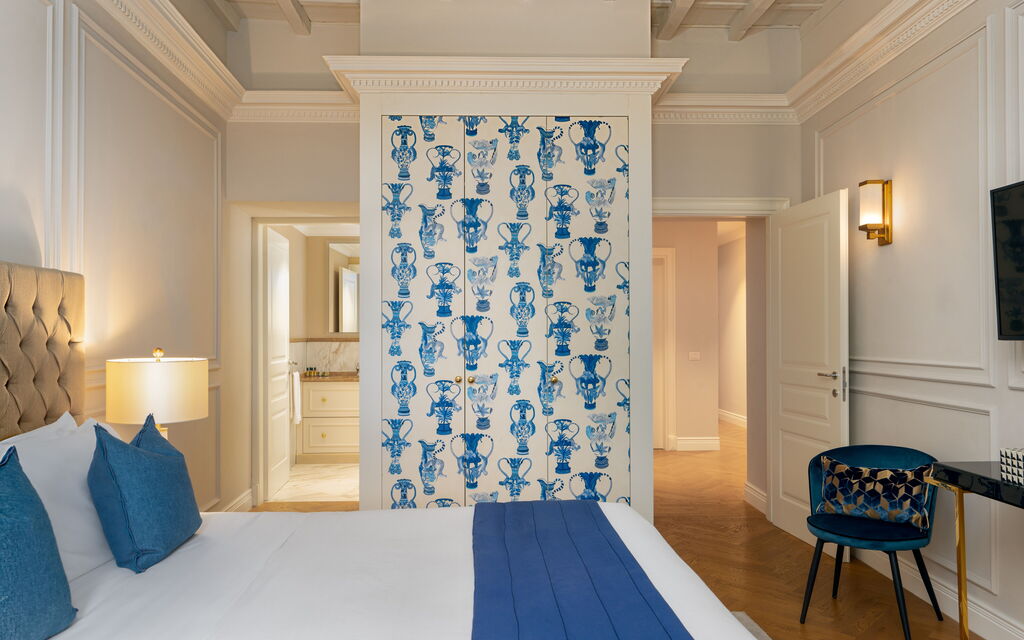 Bargello Penthouse Luxury Apartment In Florence By Palazzo Pazzi Vitali: Autumn, Bedroom, Spring, Summer