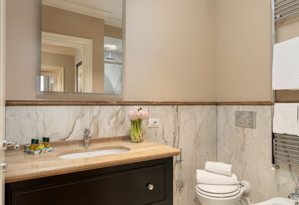 Pazzi Penthouse Luxury Apartment In Florence By Palazzo Pazzi Vitali: Autumn, Bathroom, Spring, Summer