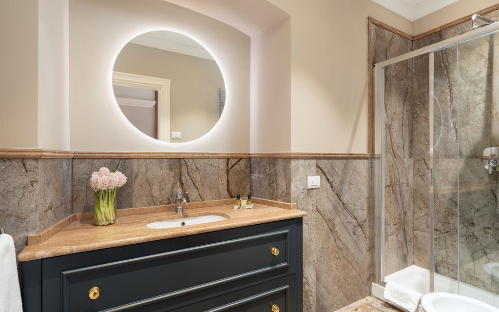 Pazzi Penthouse Luxury Apartment In Florence By Palazzo Pazzi Vitali: Autunno, Bagno, Estate, Primavera