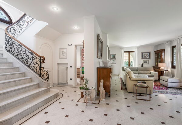 Villa Le Fontanelle In Forte Dei Marmi With Ac: Autumn, Living Room, Spring, Summer