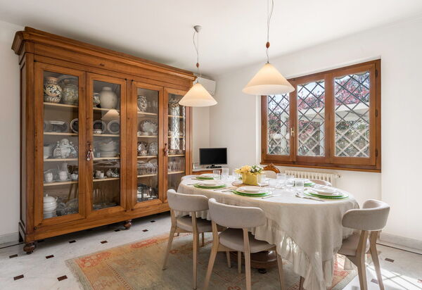 Villa Le Fontanelle In Forte Dei Marmi With Ac: Autumn, Dining Room, Spring, Summer