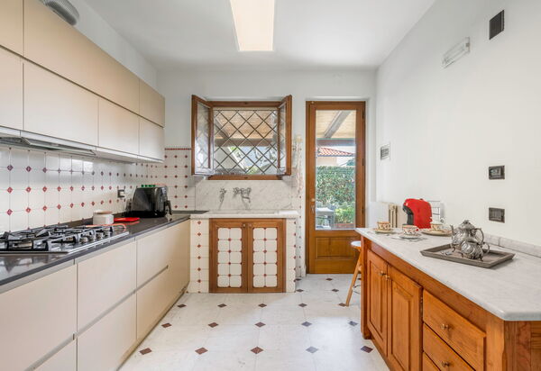 Villa Le Fontanelle In Forte Dei Marmi With Ac: Autumn, Kitchen, Spring, Summer
