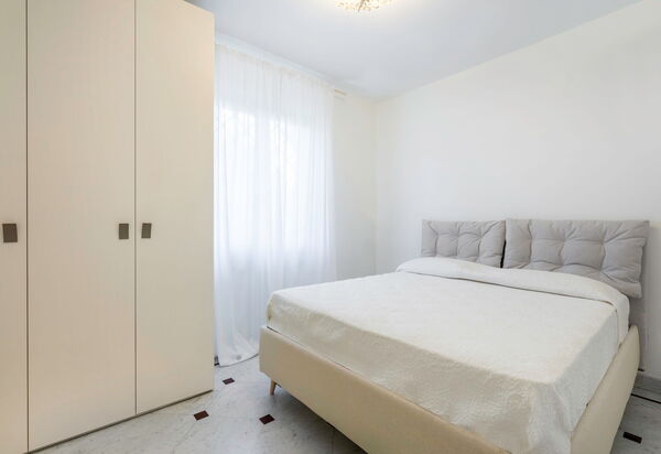 Villa Le Fontanelle In Forte Dei Marmi With Ac: Autumn, Bedroom, Spring, Summer