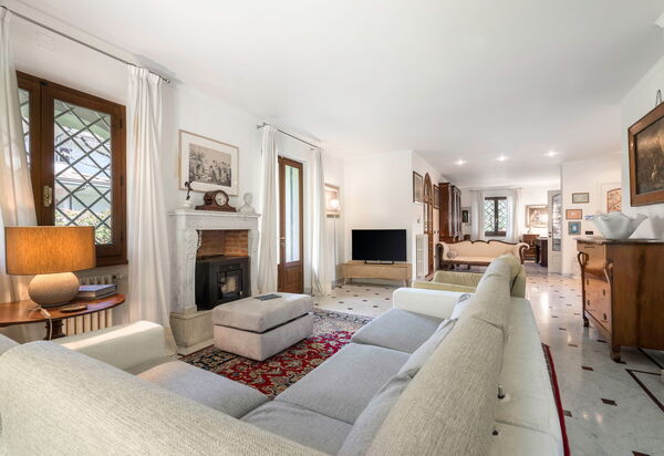 Villa Le Fontanelle In Forte Dei Marmi With Ac: Autumn, Living Room, Spring, Summer