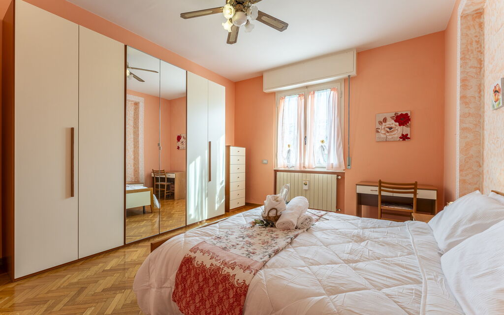 Leandro's House Near Thermal Baths: Autumn, Bedroom, Spring, Summer