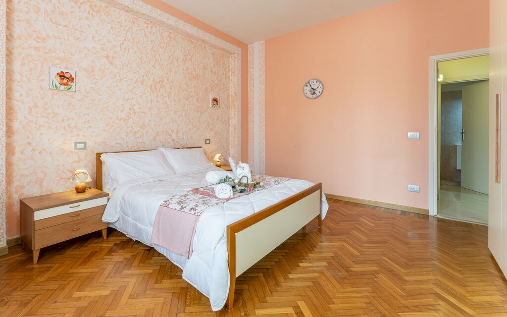 Leandro's House Near Thermal Baths: Autumn, Bedroom, Spring, Summer