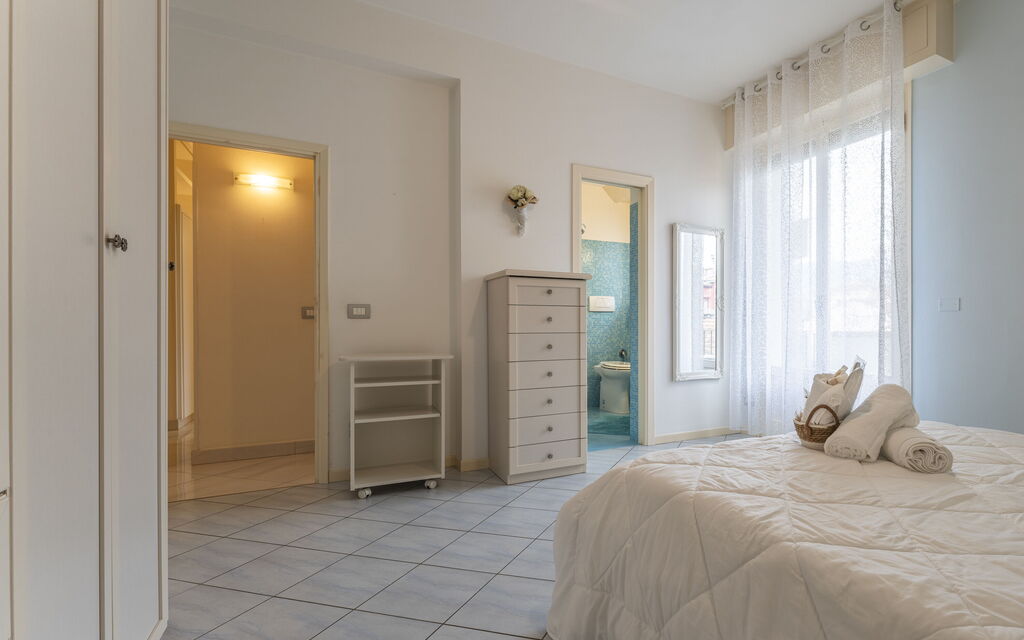 Leandro's House Near Thermal Baths: Autumn, Bedroom, Spring, Summer