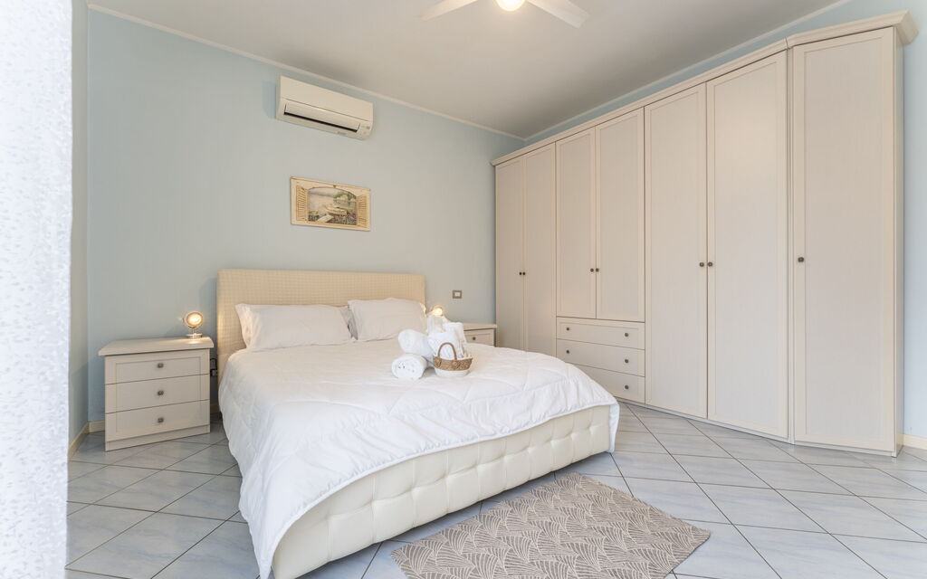 Leandro's House Near Thermal Baths: Autumn, Bedroom, Spring, Summer