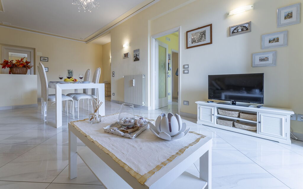 Leandro's House Near Thermal Baths: Autumn, Spring, Summer