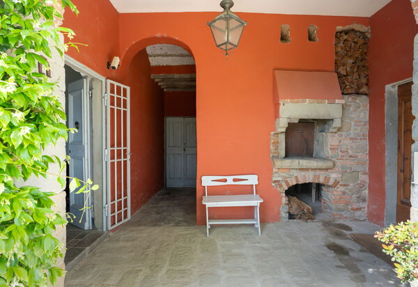 Il Marrubio: Entrata Principale, Esterni