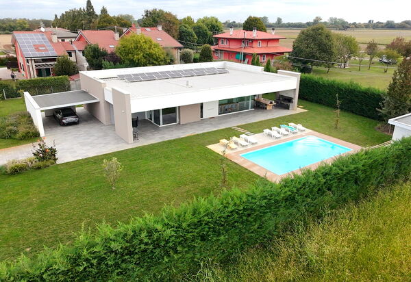 Stima Home, Padova, Pool, Ac: Autumn, Building Exterior, Spring, Summer, Winter