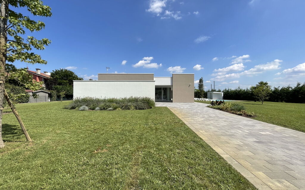 Stima Home, Padova, Pool, Ac: Autumn, Garden, Spring, Summer