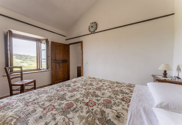 Apartment Marcigliana Front Pool Wi-fi Radicondoli: Autunno, Camera da letto, Estate, Primavera