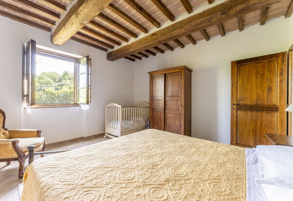 Apartment Marcigliana Front Pool Wi-fi Radicondoli: Autunno, Camera da letto, Estate, Primavera