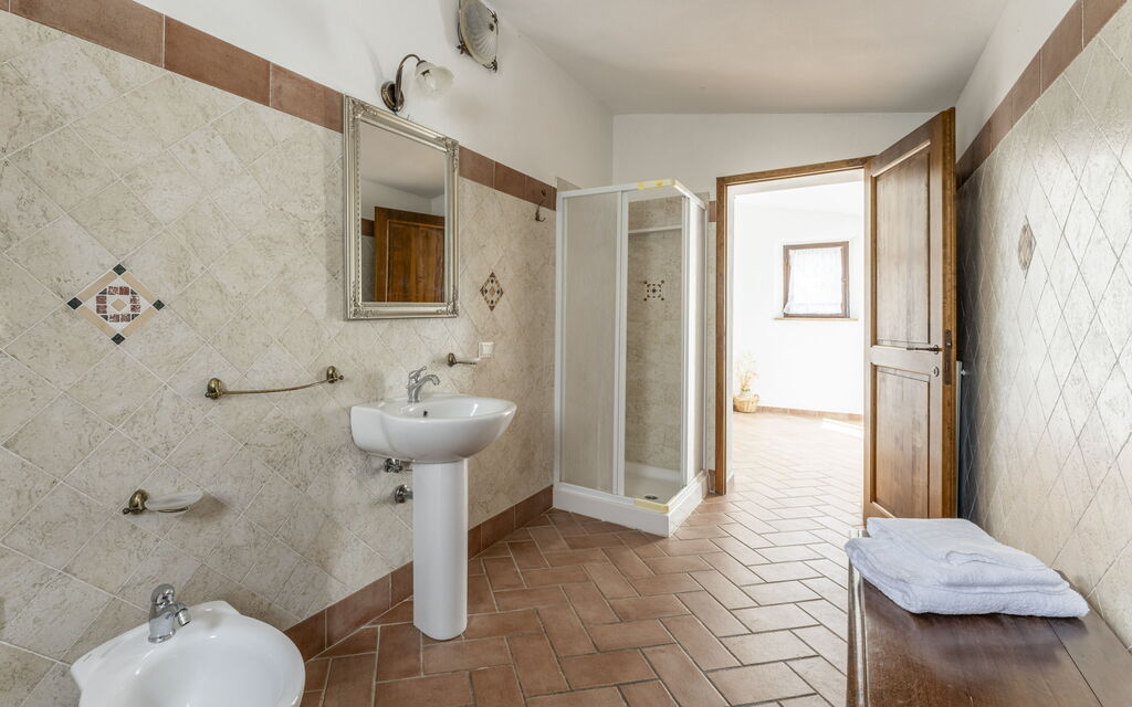 Apartment Marcigliana Front Pool Wi-fi Radicondoli: Autumn, Bathroom, Spring, Summer