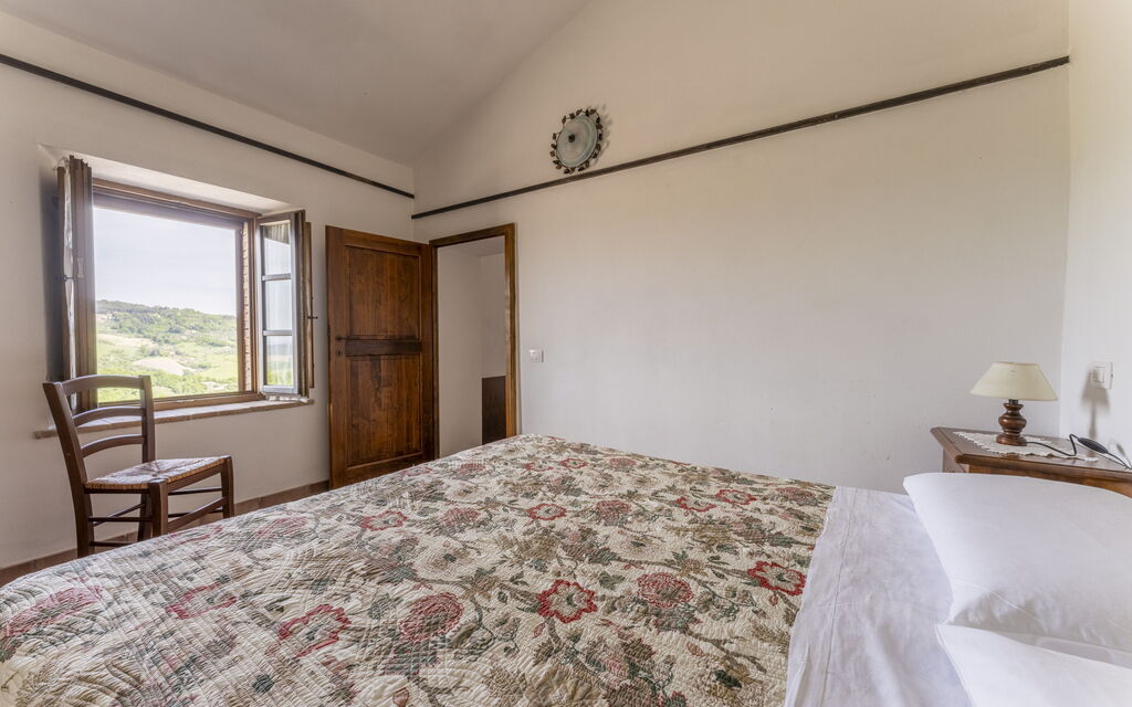 Apartment Marcigliana Front Pool Wi-fi Radicondoli: Autumn, Bedroom, Spring, Summer