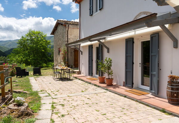 La Casa Del Tiglio: Balcony / Terrace / Patio, Building Exterior, Garden, Main Entrance, Outdoor