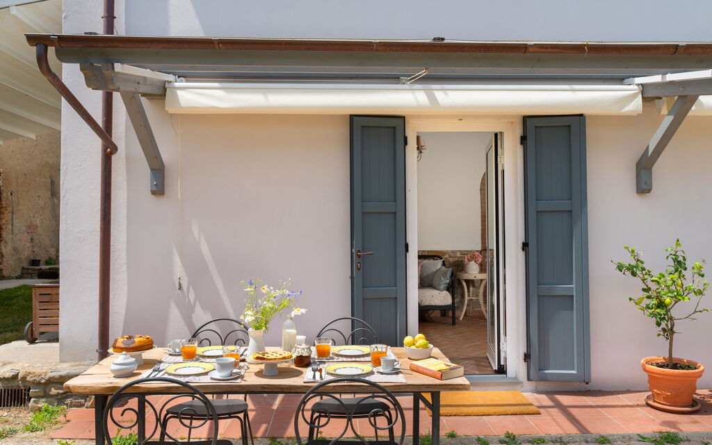 La Casa Del Tiglio: all'aperto, Balcone / Terrazza / Patio, Cibo, Esterni, Giardino