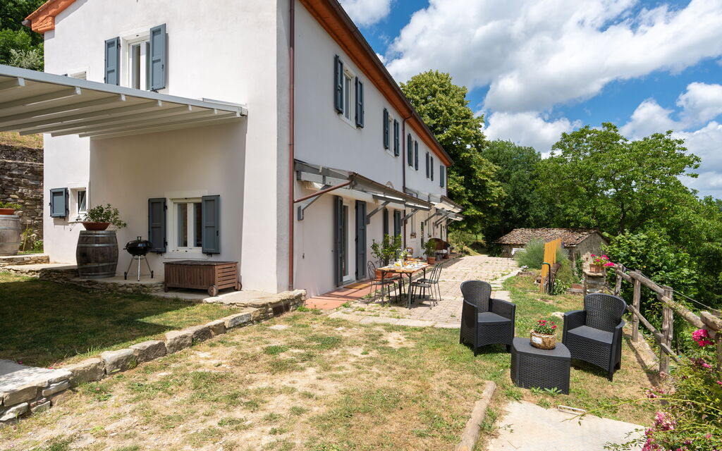 La Casa Del Tiglio: all'aperto, Balcone / Terrazza / Patio, Entrata Principale, Esterni, Giardino