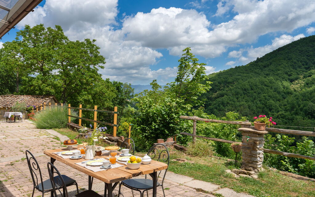 La Casa Del Tiglio: all'aperto, Balcone / Terrazza / Patio, Cibo, Esterni, Giardino