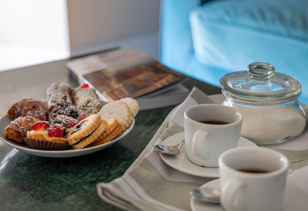 Torretta Penthouse Luxury Apartment In Florence By Palazzo Pazzi Vitali: Autumn, Food, Spring, Summer