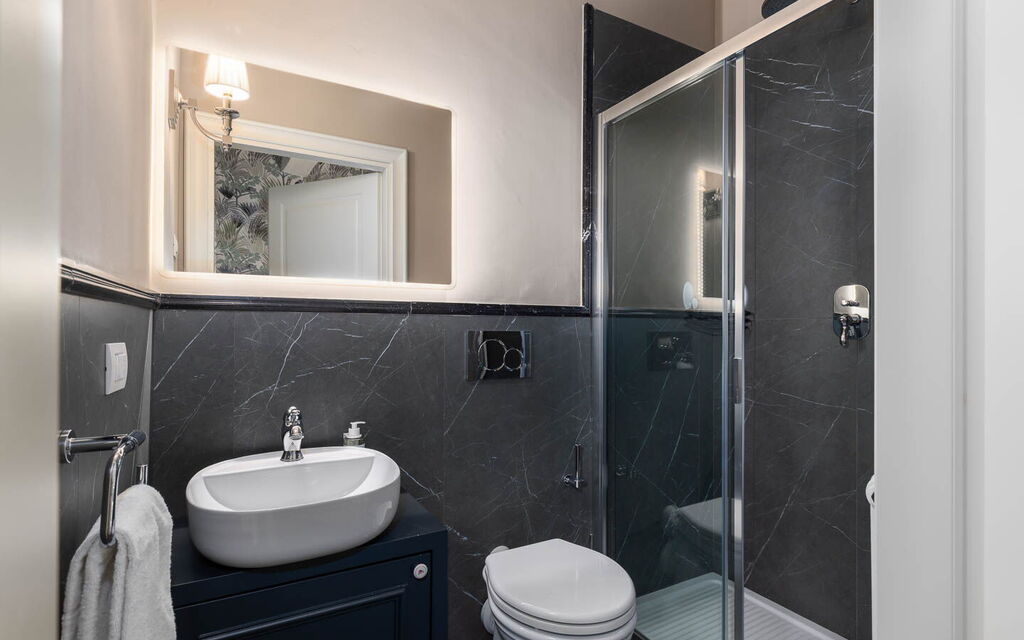 Torretta Penthouse Luxury Apartment In Florence By Palazzo Pazzi Vitali: Autunno, Bagno, Estate, Primavera